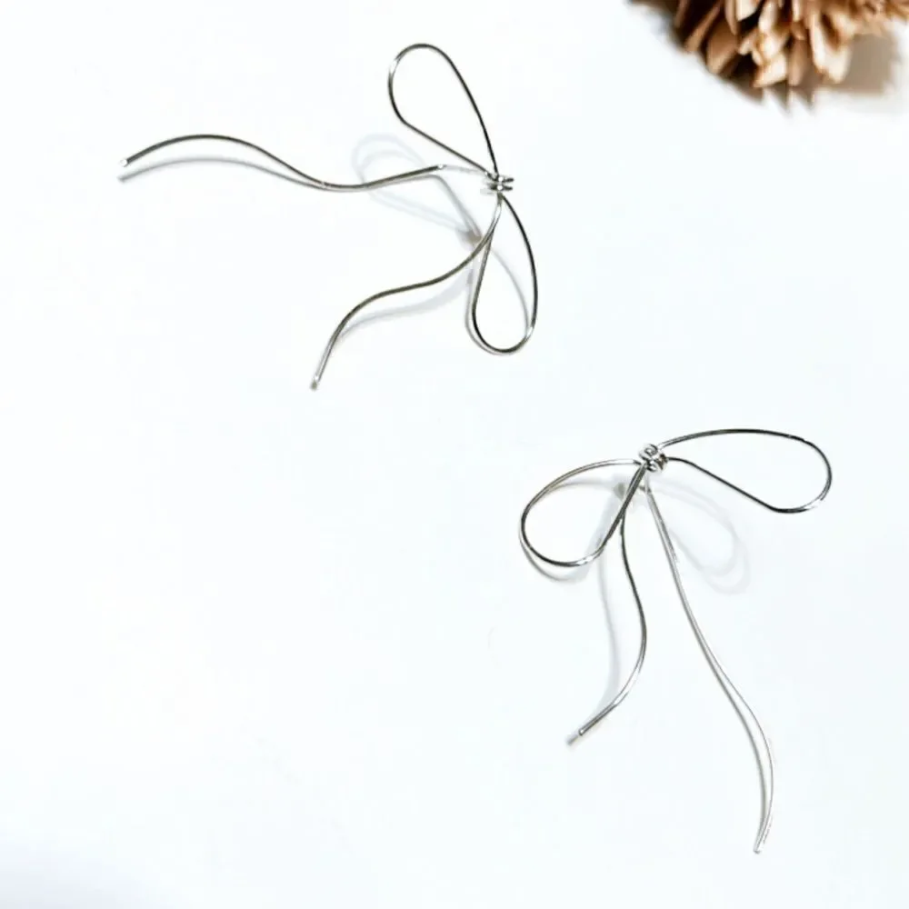 Silver  bow  earrings  M140